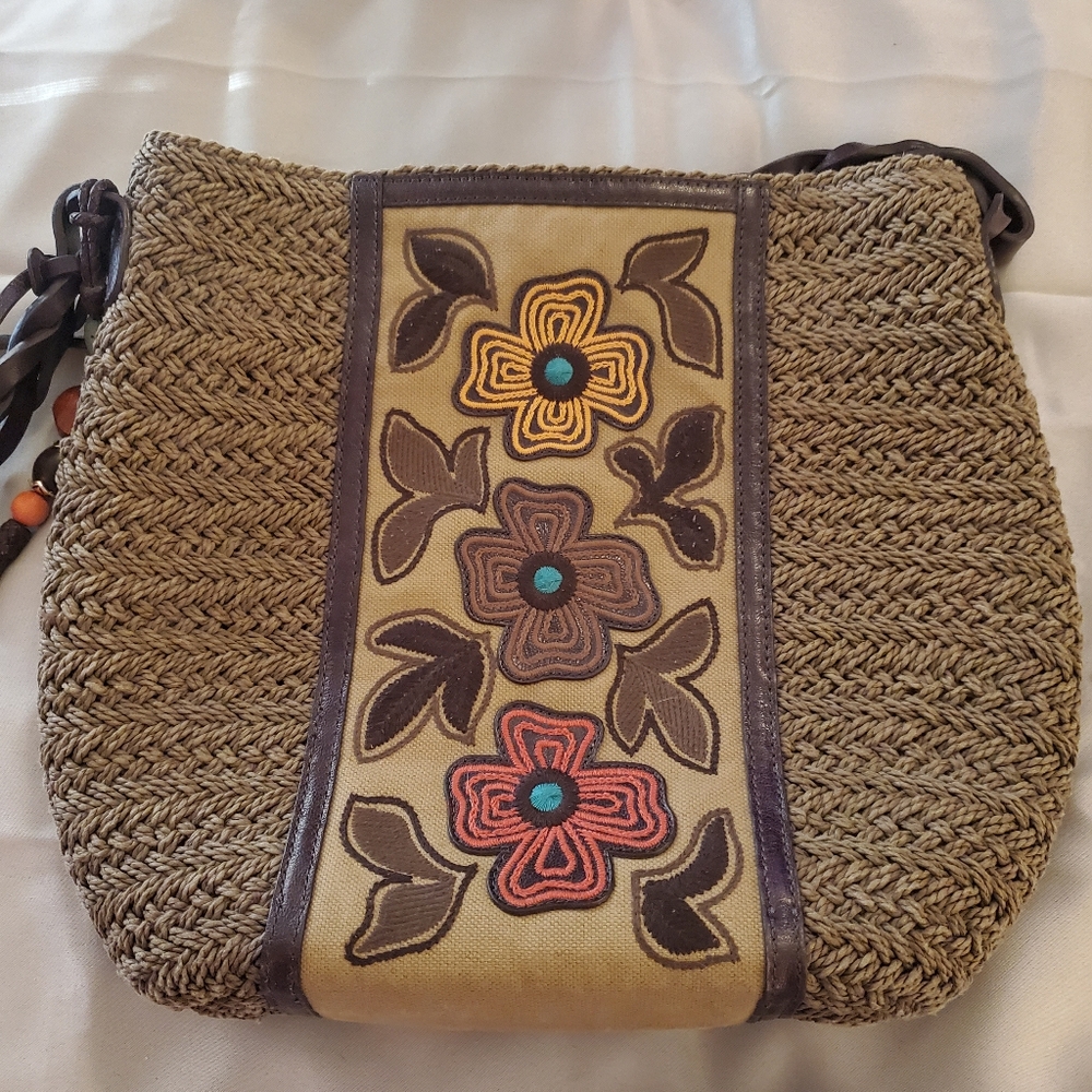 Brighton woven handbag with leather shoulder strap